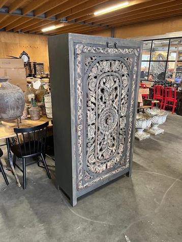 Fraaie Handgesneden Kast uit India Uniek exemplaar beschikbaar voor biedingen