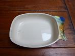 Vintage ovenschaal met leuke decoratie., Antiek en Kunst, Antiek | Servies los, Ophalen of Verzenden