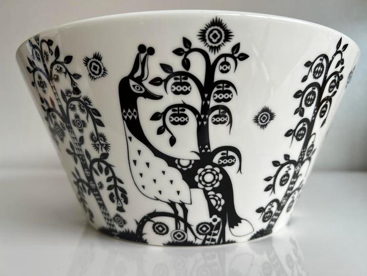 XXL Iittala Taika Zwart Wit Schaal 2,8 L Nieuwstaat 25,5 cm, Huis en Inrichting, Keuken | Servies, Zo goed als nieuw, Schaal of Schalen