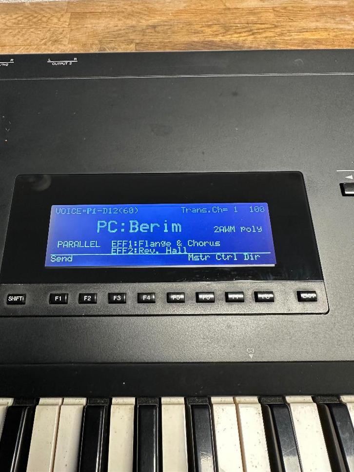 Yamaha SY-99, Muziek en Instrumenten, Synthesizers, Zo goed als nieuw, 61 toetsen, Yamaha, Met midi-aansluiting, Ophalen