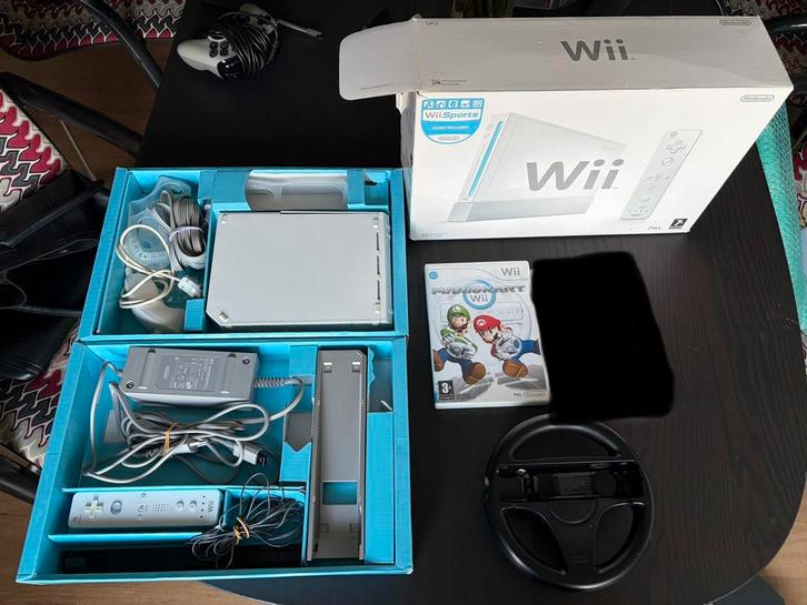 Nintendo Wii met Mario Kart en stuurtje, Spelcomputers en Games, Spelcomputers | Nintendo Wii, Zo goed als nieuw, Met 1 controller
