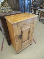 Oer 11642 ANTIEKE 18e eeuwse grenen- en eiken kleine spinde, Antiek en Kunst, Ophalen