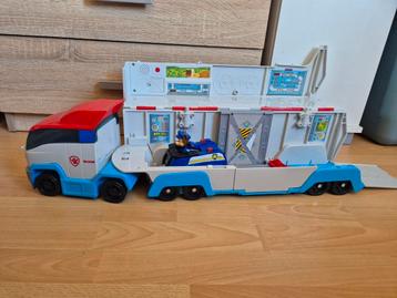 Paw patrol vrachtwagen met auto beschikbaar voor biedingen