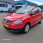 Volkswagen Fox 1.2 40KW 2008 Rood, Voorwielaandrijving, Airbags, 54 pk, 4 stoelen