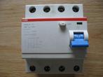 ABB 40A aardlekschakelaar 300mA, Hobby en Vrije tijd, Elektronica-componenten, Ophalen, Gebruikt