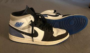 Nike Air Jordan 1 Mid maat 44 beschikbaar voor biedingen