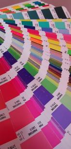 Pantone kleurwaaier  uit 1997 – mat & glans, Ophalen, Gebruikt, Boek of Gids