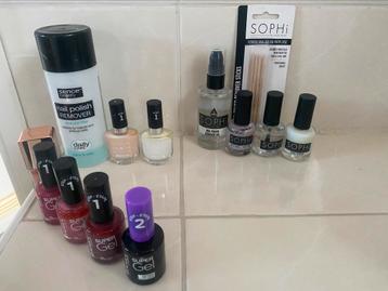 Nagellak van Sophi, Douglas en Rimmel beschikbaar voor biedingen