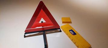 Originele Peugeot gevarendriehoek beschikbaar voor biedingen