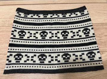 Relish wol minirok met skulls beschikbaar voor biedingen