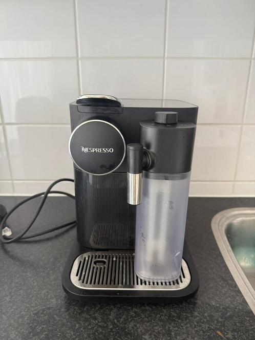De'Longhi Nespresso Gran Lattissima koffieapparaat, Witgoed en Apparatuur, Koffiezetapparaten, Zo goed als nieuw, Koffiemachine