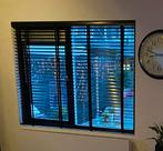 Zwarte houten brede jaloezieën, Huis en Inrichting, Stoffering | Gordijnen en Lamellen, Ophalen, Zwart, 150 tot 200 cm, Zo goed als nieuw