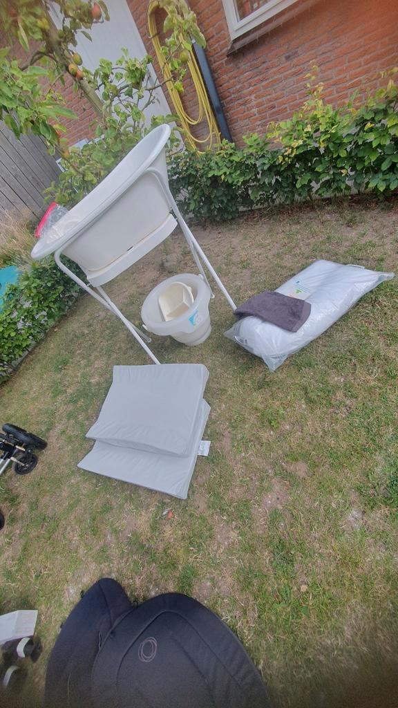 Complete badset met extra's, Kinderen en Baby's, Badjes en Verzorging, Zo goed als nieuw, Aankleedkussen, Overige merken, Standaard