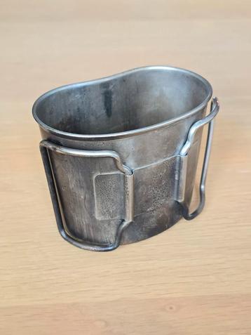 Vintage Amerikaanse militaire veldflesbeker US Canteen Cup beschikbaar voor biedingen