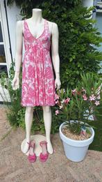 Size 36/ 38 dress with size 38 shoes, Kleding | Dames, Ophalen of Verzenden, Zo goed als nieuw, Maat 38/40 (M), Onder de knie