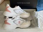 Tommy Hilfiger roze wit sneaker maat 42, Wit, Nieuw, Ophalen of Verzenden, Sneakers of Gympen
