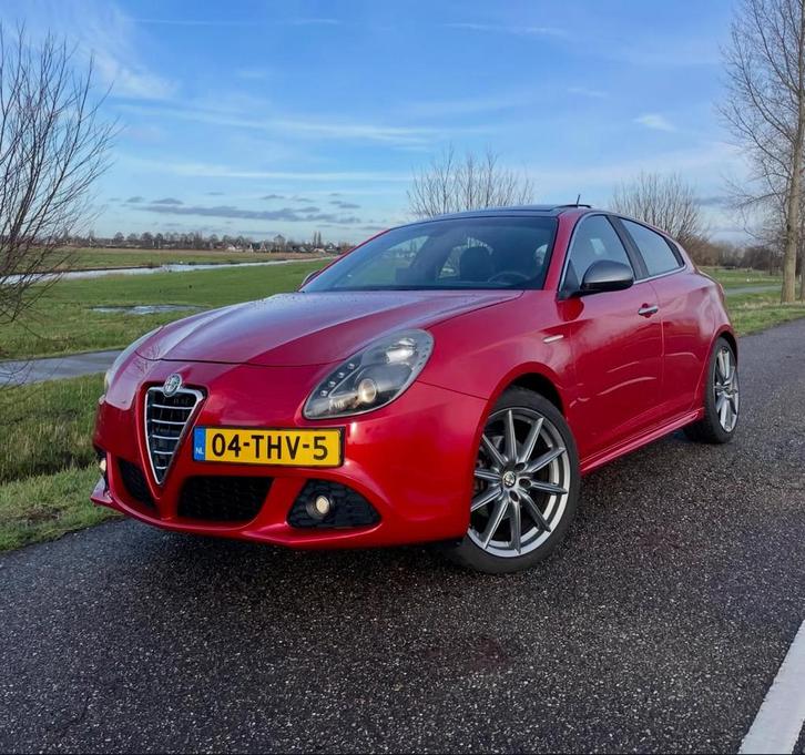 Alfa Romeo Giulietta 1.4 Turbo Multi AIR 2012 Rood, Auto's, Alfa Romeo, Particulier, Giulietta, Airbags, Airconditioning, Bluetooth
