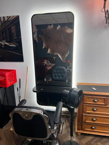 Kappers interieur beschikbaar voor biedingen