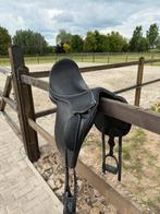 Dressuurzadel Athena pro RS saddels 17 inch, Dieren en Toebehoren, Paarden en Pony's | Zadels, Ophalen, Nieuw, Dressuur