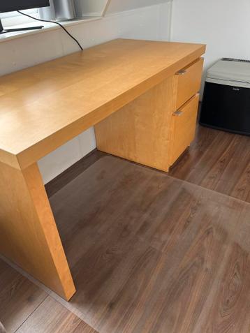 MAG SNEL WEG: Bureau ikea Malm - afbeelding 1