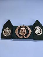 Setje Geneeskundige Dienst, oud groene ondergrondjes., Verzamelen, Ophalen of Verzenden, Landmacht, Nederland, Embleem of Badge