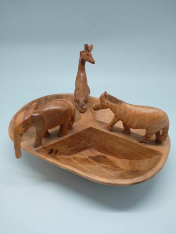 Houten Schaaltje met Dierenfiguren beschikbaar voor biedingen