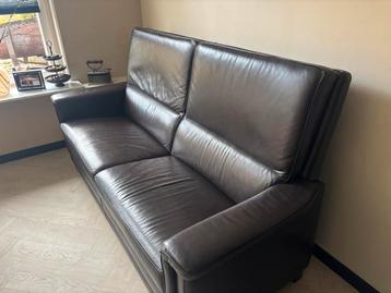 Leren bankstel beschikbaar voor biedingen