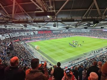 Seizoenkaarten Feyenoord voor vergoeding+verblijf spanje beschikbaar voor biedingen