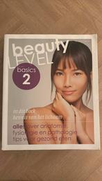 Beautylevel basics 2 schoonheidsspecialiste, Boeken, Nederlands, Ophalen of Verzenden, Zo goed als nieuw