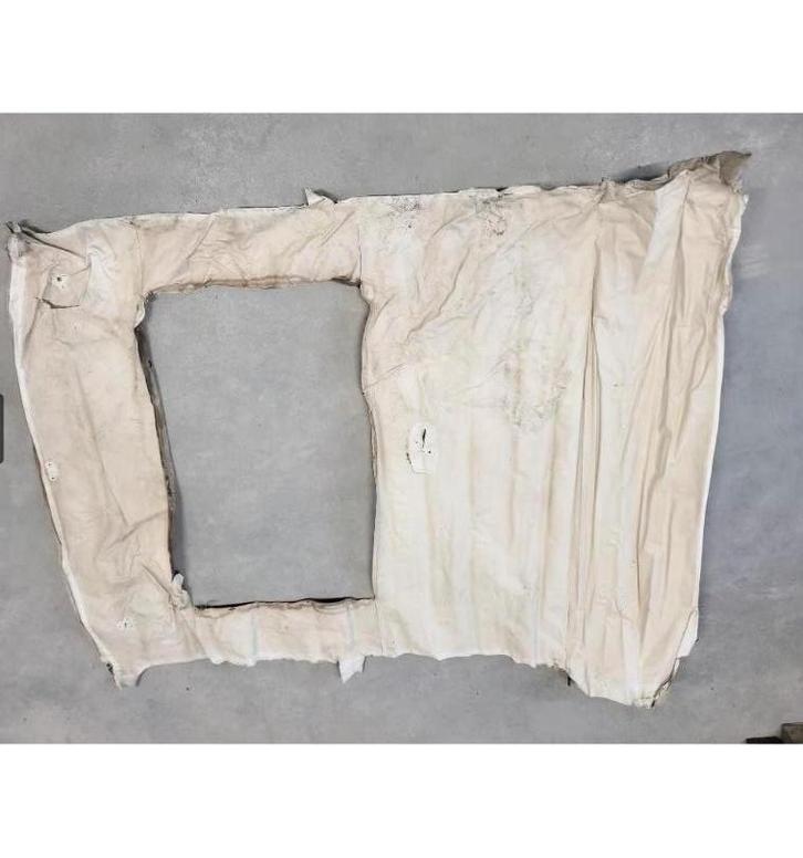 Hoes 204 Peugeot 404 luchtroostertje voor dashboard paravane, Auto diversen, Autohoezen, Gebruikt, Ophalen of Verzenden