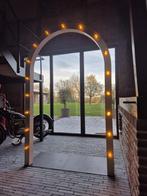 Gouden boog met lampjes (huwelijk of winkeldecoratie), Hobby en Vrije tijd, Ophalen, Zo goed als nieuw, Versiering, Geboorte of Huwelijk