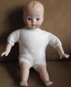 pop met stoffen lijf - beweegbare armen en benen, Verzamelen, Poppen, Ophalen of Verzenden, Zo goed als nieuw, Pop