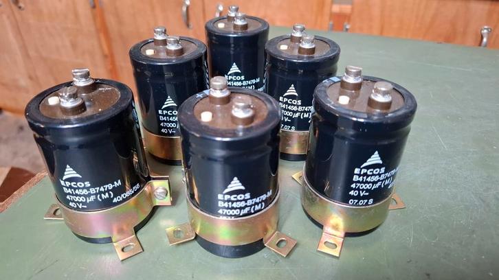 Set van 6 hoogwaardige EPCOS condensatoren (type B41456-B747, Hobby en Vrije tijd, Elektronica-componenten, Ophalen of Verzenden