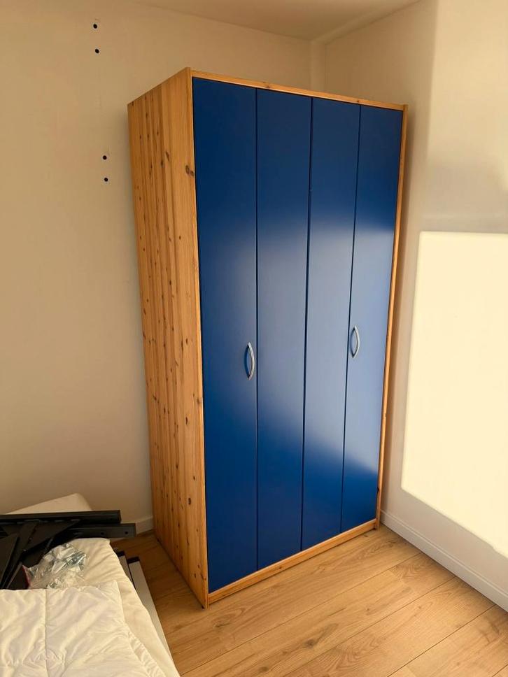 Blauwe houten kledingkast met 4 deuren van Lifetime, Huis en Inrichting, Kasten | Kledingkasten, Gebruikt, 150 tot 200 cm, 100 tot 150 cm