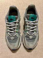 Lacoste zilveren sneakers mt 39, Overige kleuren, Ophalen of Verzenden, Sneakers of Gympen, Zo goed als nieuw