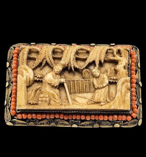 Antiek Zilver Broche handgesneden uit HertsHoorn bloedkoraal, Antiek en Kunst, Antiek | Goud en Zilver, Zilver, Verzenden