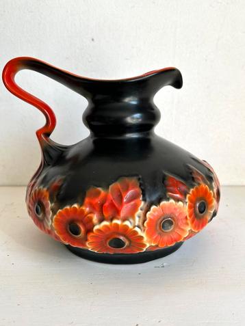 Keramiek Art Deco vaas snavelvaas oranje bruin beschikbaar voor biedingen