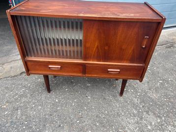 Vintage Houten Dressoir/Sideboard glas jaren 60 teak fineer beschikbaar voor biedingen