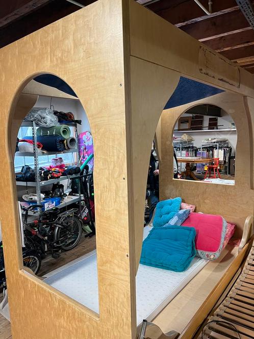 Stevig (kinder) hemelbed oosterse stijl, Huis en Inrichting, Slaapkamer | Bedden, Zo goed als nieuw, Eenpersoons, 200 cm, Hout