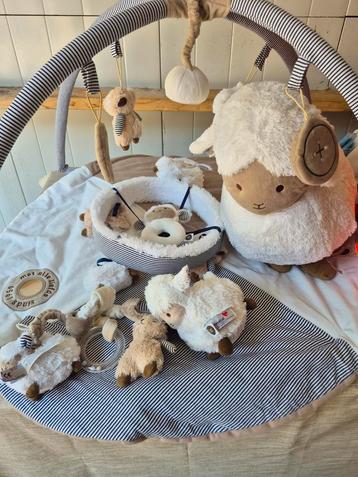 Leuk set met speelkleed van Siep schaap en Billy beer beschikbaar voor biedingen