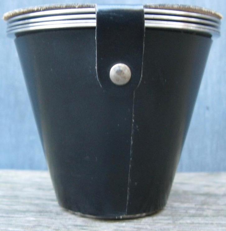 4 RVS "STIJGBEUGELBEKERS" IN LEDEREN FOEDRAAL DESIGN DENMARK, Antiek en Kunst, Kunst | Designobjecten, Ophalen of Verzenden