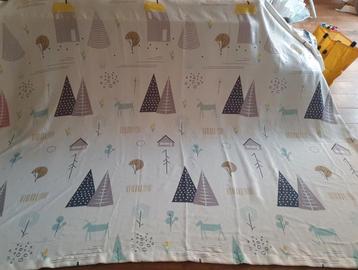 Gordijn met bos print beschikbaar voor biedingen