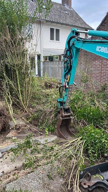Minigraver mét machinist (per uur) beschikbaar voor biedingen