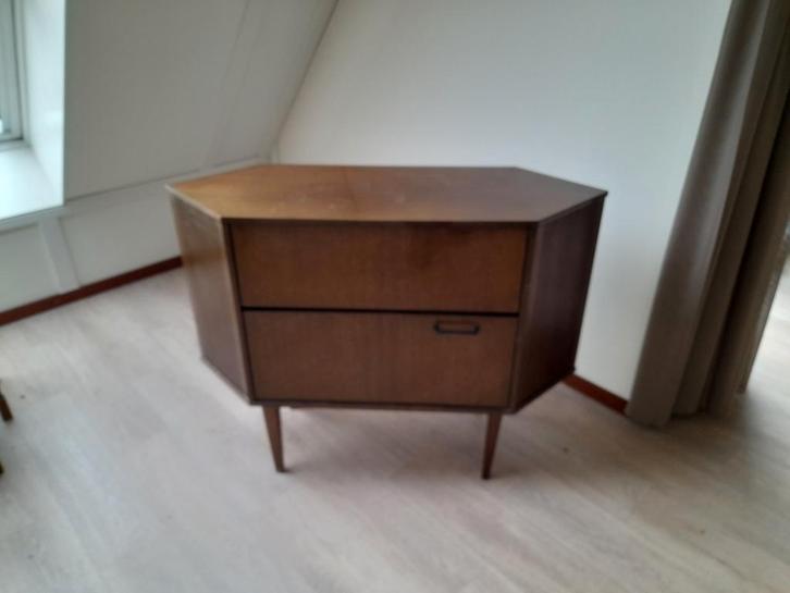 Antieke radio / platenspeler in kast, Antiek en Kunst, Antiek | Tv's en Audio, Ophalen