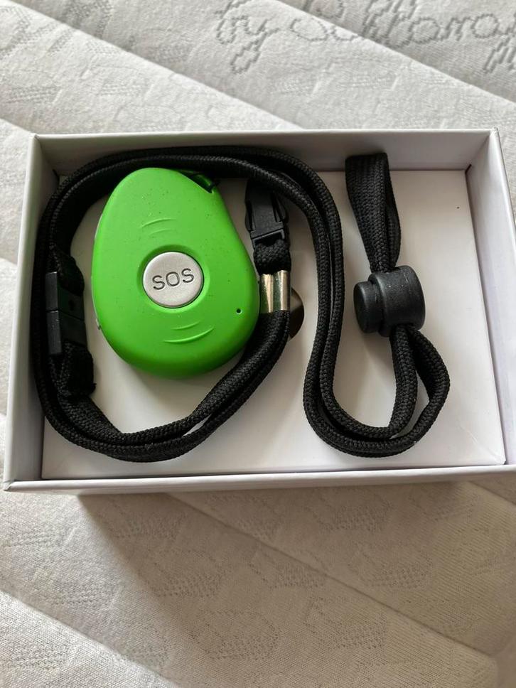 Wuzzi Pebbles persoonlijk SOS alarm noodknop alarmknop alert, Diversen, Verpleegmiddelen, Zo goed als nieuw, Ophalen of Verzenden