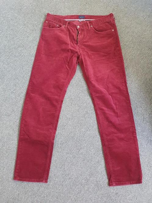 GANT ribbroek wijnrood W34L32 regular ZGAN, Kleding | Heren, Broeken en Pantalons, Zo goed als nieuw, Maat 48/50 (M), Rood, Ophalen of Verzenden