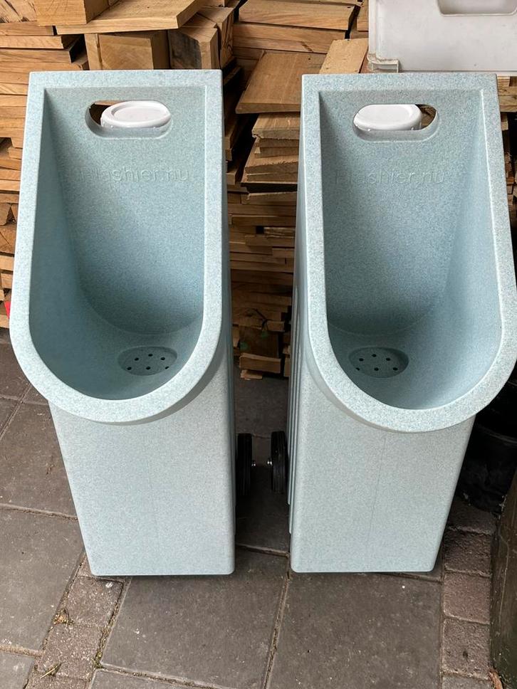 Te huur plaszuil / pispot /  toilet / plaskruis / urinoir, Hobby en Vrije tijd, Feestartikelen | Verhuur, Zo goed als nieuw, Overige