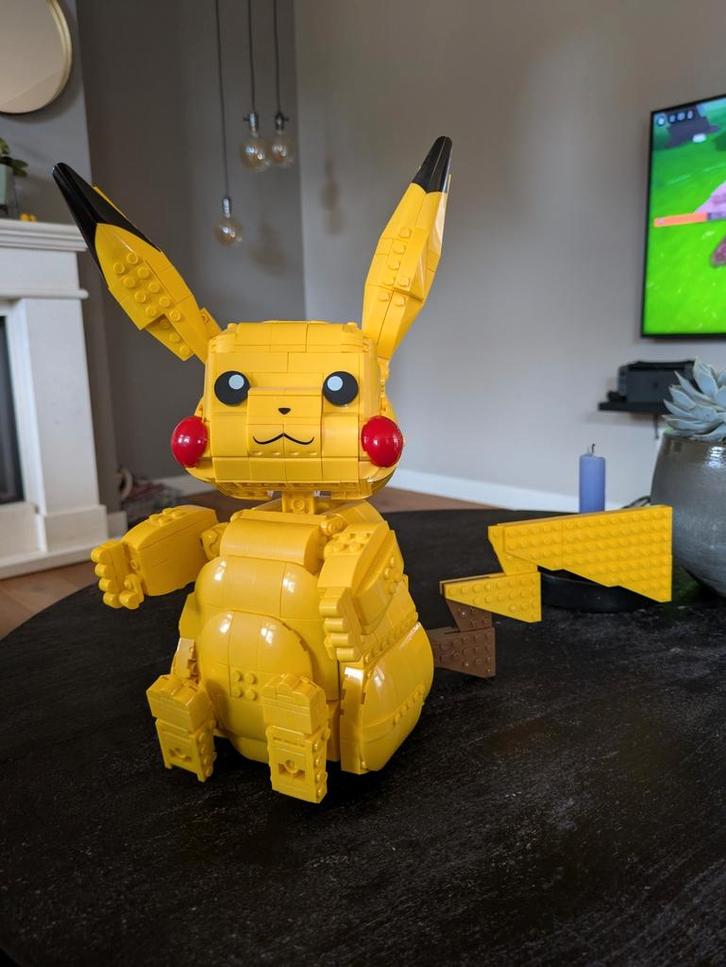 Jumbo Pikachu Bouwset - Mega Pokemon, Kinderen en Baby's, Speelgoed | Duplo en Lego, Zo goed als nieuw, Complete set, Ophalen of Verzenden