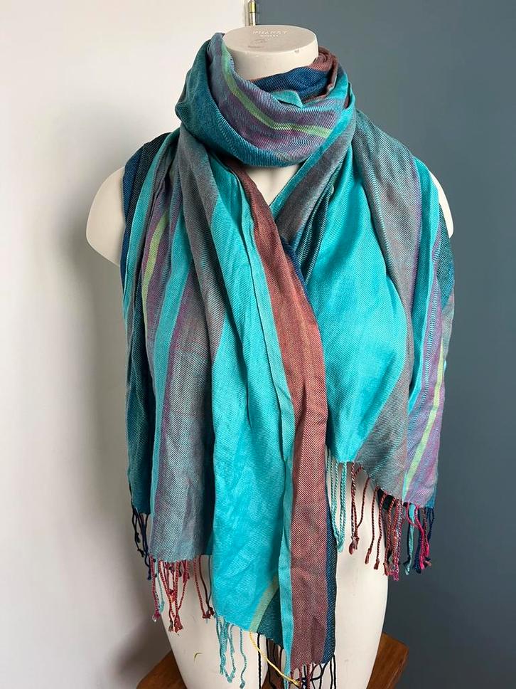 Gestreepte sjaal blauw geel turquoise, Kleding | Dames, Mutsen, Sjaals en Handschoenen, Zo goed als nieuw, Sjaal, Ophalen of Verzenden