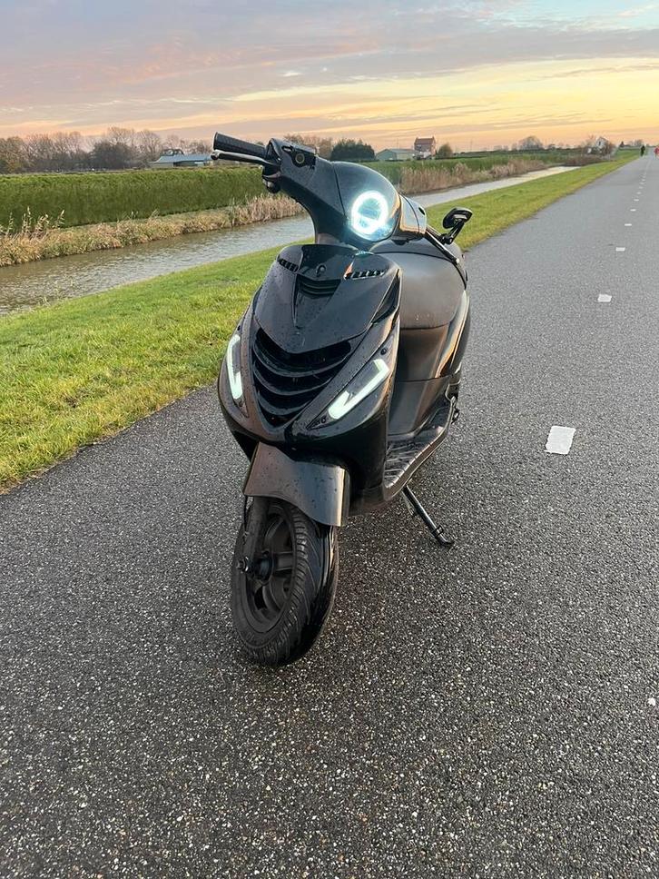 Piaggio zip 4t 50cc brom, Fietsen en Brommers, Scooters | Overige merken, Zo goed als nieuw, Benzine, Ophalen